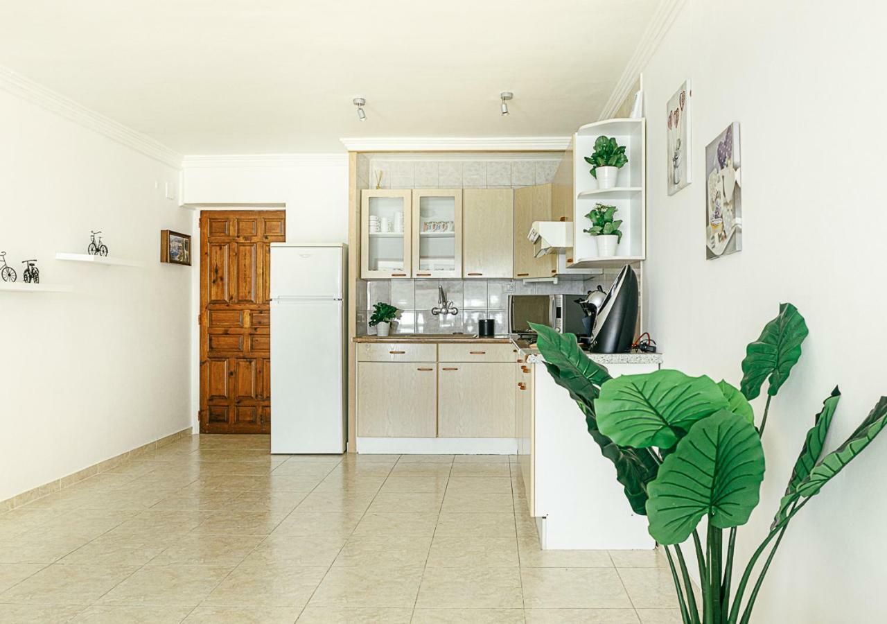 Karina D-Luxe Apartment เอมปูเรียบราบา ภายนอก รูปภาพ